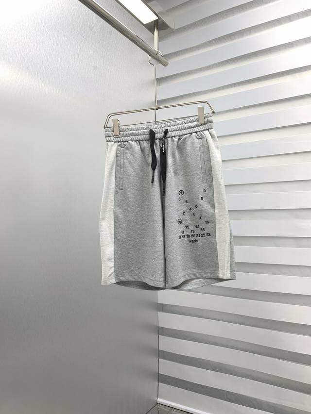 Mm6 2025 Summer New Men's Casual Shorts. Made with premium custom-made breathabl