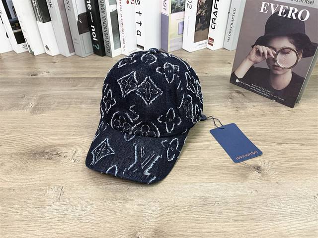 9939##Lv Baseball Cap, Street Style, Casual, Versatile Hat for Men and Women# Ad