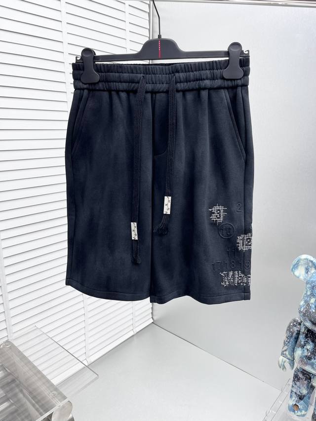 Mm6* Margiela 2025 Summer New Men's Casual Shorts. Made with high-end custom-mad