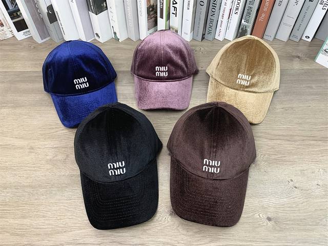 9867##Miumiu Baseball Cap Soft Top Hat Casual Unisex Makes Face Look Smaller Ver