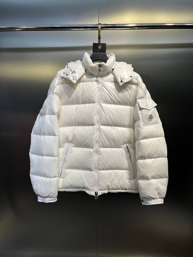 Moncler's Top-Tier Mayan Down Jacket A super hot-selling item that's hard to fi