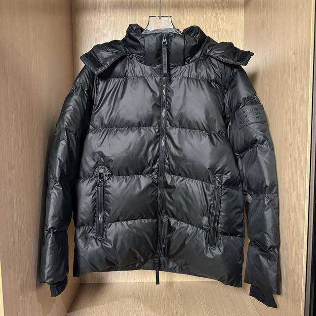 Style No.: B36 Burberry Hot Selling Black Warrior Down Jacket Original 1:1 Cust