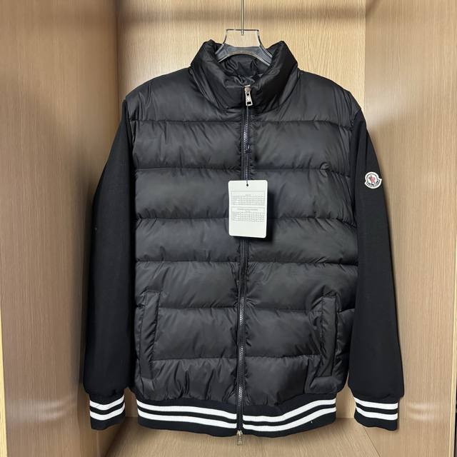 Style No.: B35 Moncle 2025 Patchwork Zipper Down Jacket Features a stand-up col