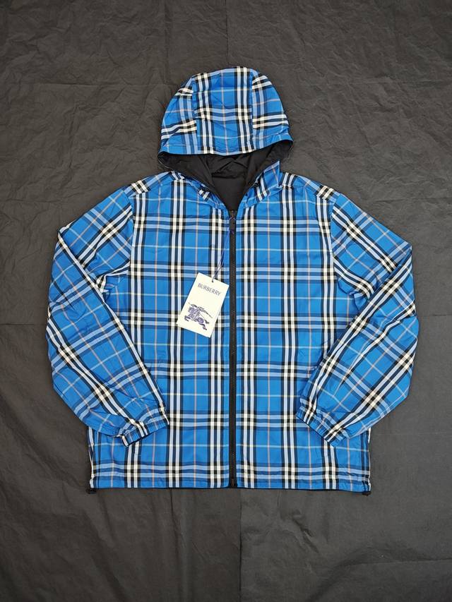 Bur Reversible Jacket | One side: Understated CEO, the other: Trendy and cool. D