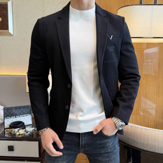 Valentino 2025 Autumn/Winter Snake Year Hot Selling Casual Wool Suit Jacket. The