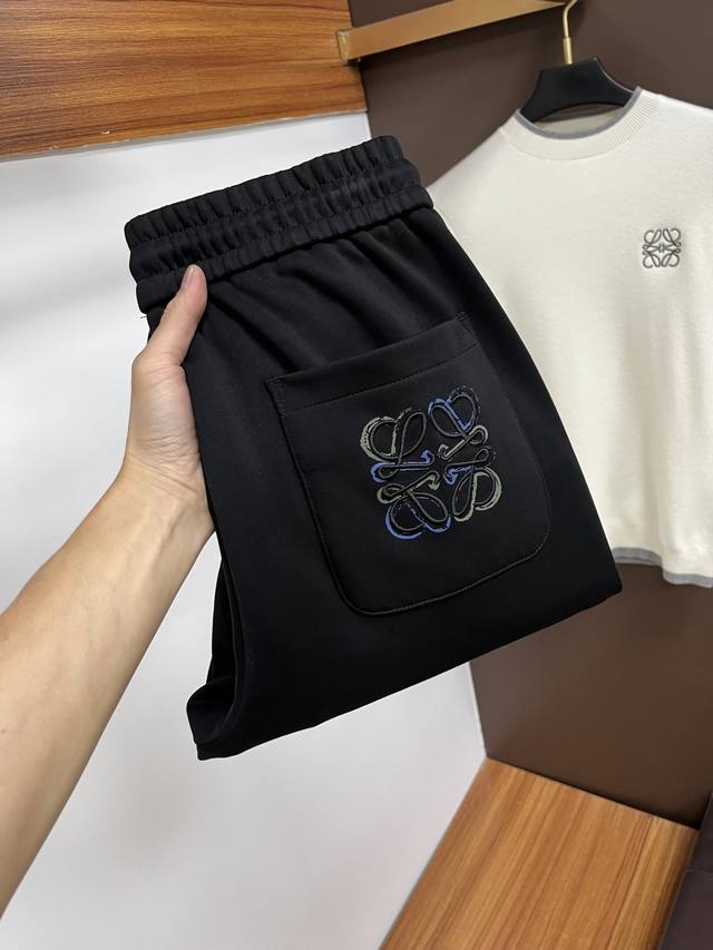 Loewe 2025 Autumn/Winter New Arrival. High-quality, fashionable casual trousers,