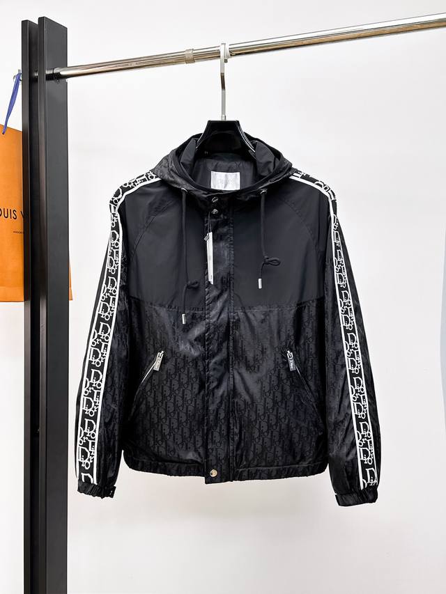 Dior 2025 Spring/Summer New Arrival Jacket. A runway piece in perfect condition