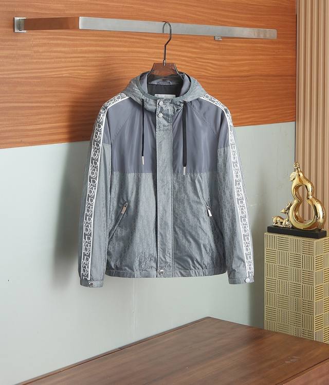 Dior 2025Ss Early Autumn New Arrival: Dior Hooded Jacket. Featuring a letter jac