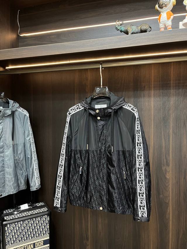 Featured item: Dior 2025Ss Early Autumn New Arrival - Dior Hooded Jacket. Featu