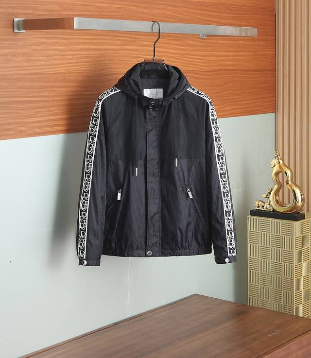 Dior 2025Ss Early Autumn New Arrival: Dior Hooded Jacket. Featuring a letter jac