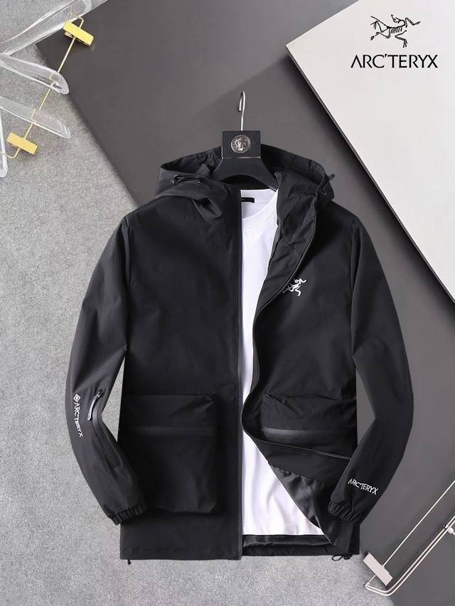 Same style as Arc'teryx official website, complete with all three tags, early r