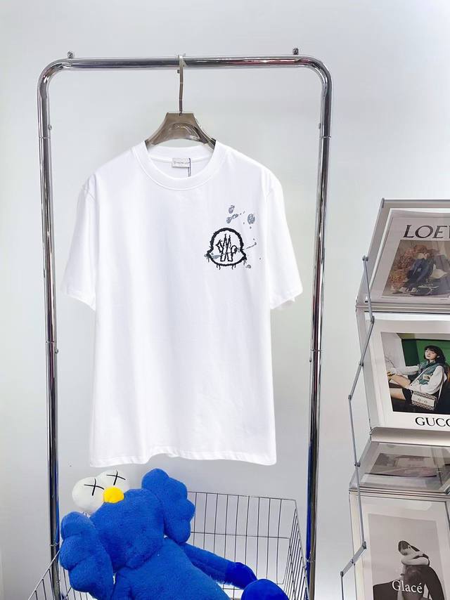 Moncler labels complete. Newest 2025 summer short-sleeved T-shirt, available in