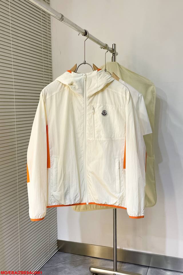 J581 Moncler 2025 New Arrival Jacket, runway new arrival, in perfect condition,