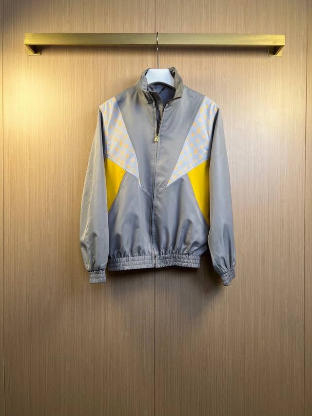 LV25Ss Color Block Print High-Neck Zip-Up Jacket Craftsmanship Description: Craf