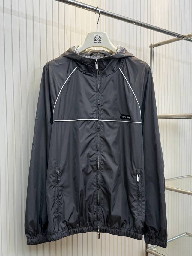 Miumiu 25Ss Spring/Summer New Classic Sporty Style Sunscreen Hooded Jacket Size: