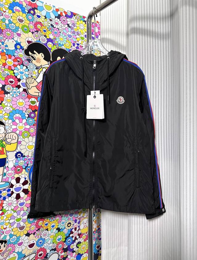 Moncler 2025 Spring New Arrival Jacket. A runway piece in perfect condition. Re