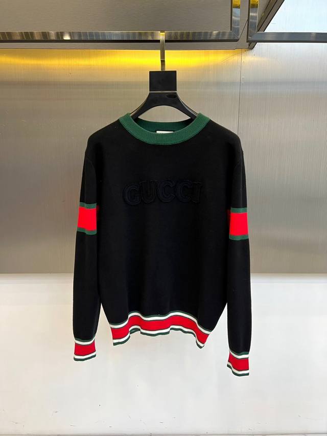 Gucci 2025 Fall/Winter New Crew Neck Sweater, interpreting retro aesthetics with