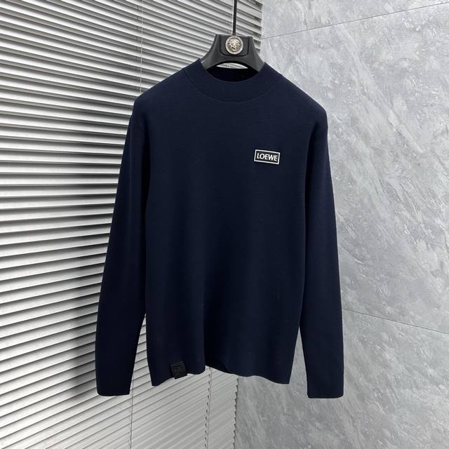 Luo Yi's "Highly Recommended Classic Crew Neck Wool Sweater for British Dandies