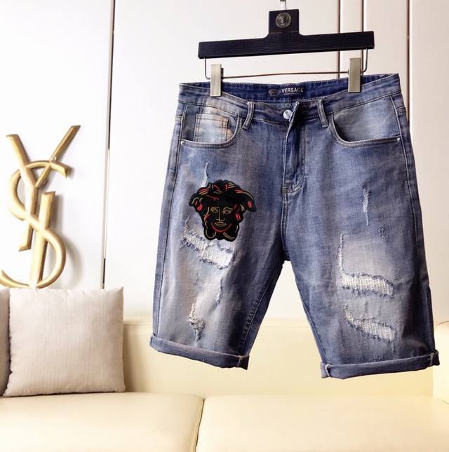 Original Versace denim shorts, top-quality imported, original-version jeans, he