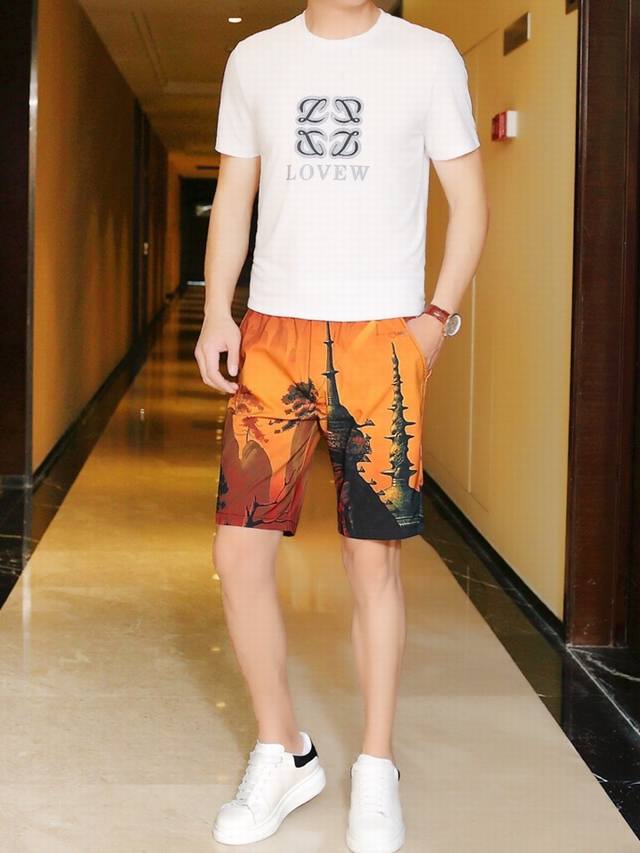 D&G Dolce & Gabbana Italian Summer New High-Fashion Casual Shorts, same style as