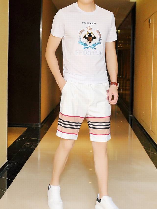 Burberry British Summer New Arrival High-Fashion Casual Shorts, Same Style as in