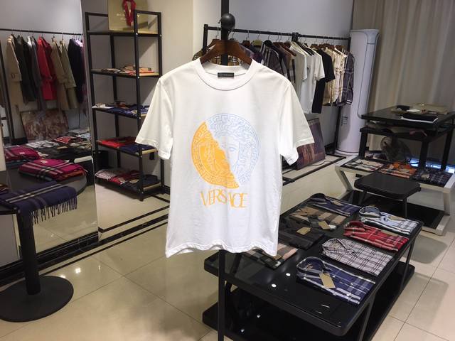 Special Price Versa Spring New Arrival Milan Fashion Week Runway Style Short-Sle