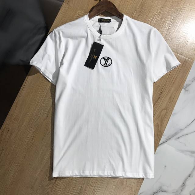 Louis Vuitton's new crew neck short-sleeved T-shirt is now available! An unprec