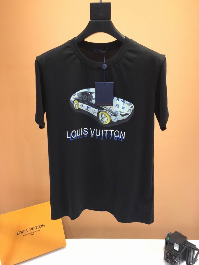 Louis Vuitton, Spring/Summer 2017 runway collection, available simultaneously on