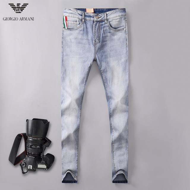 Armani Spring/Summer New Arrivals, the same style worn by top European and Amer