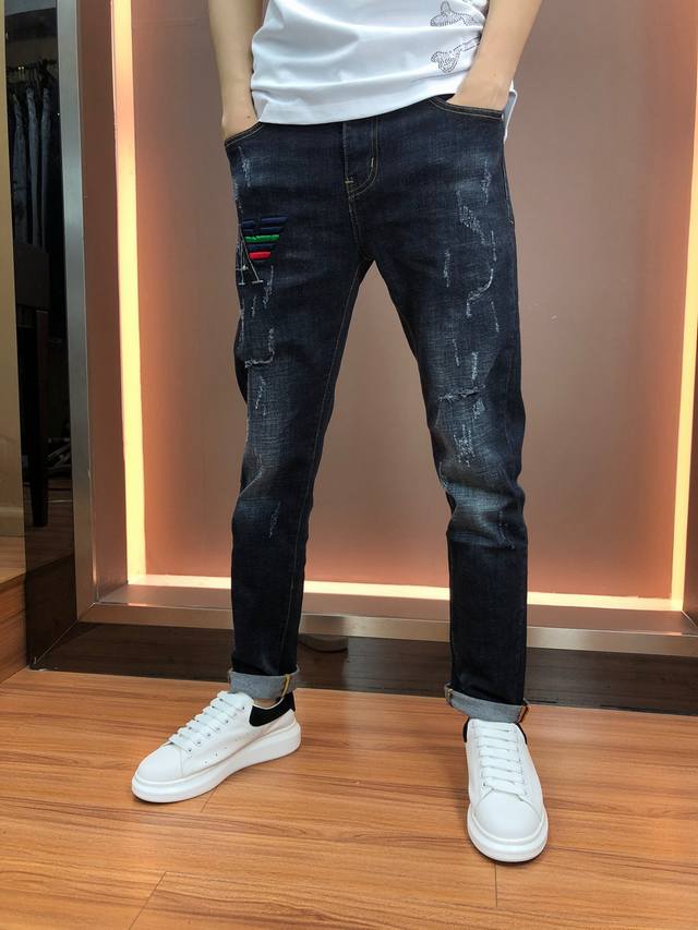Armani. Latest Spring/Summer stretch denim jeans from the official website. Autu