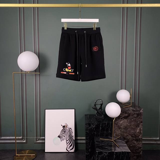 Gu 20 Early Spring Year of the Rat Limited Edition Mickey Mouse Logo Casual Shor