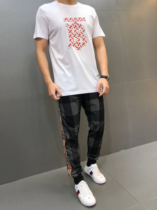 Burberry. Suitable for those weighing over 200 jin (approximately 100 catties).