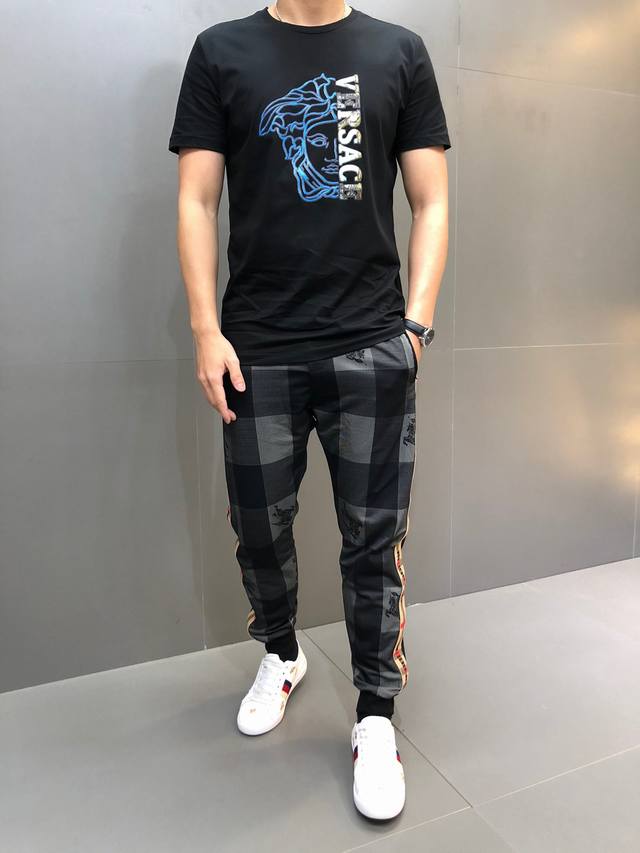 Versace. Suitable for those weighing over 200 pounds. This year's latest hot-se