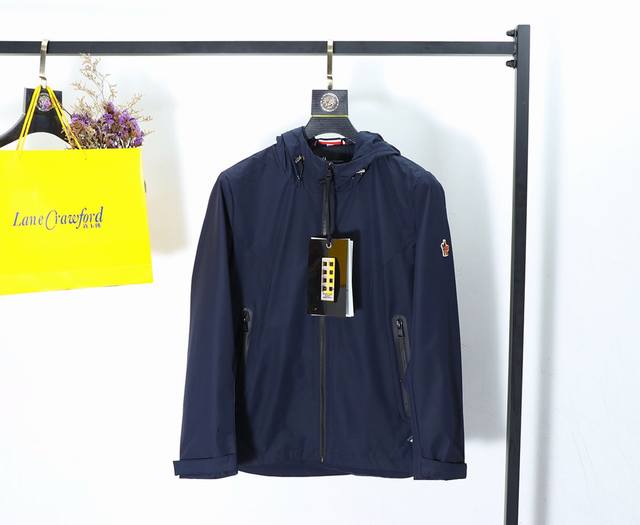 Moncler Spring/Summer New Arrival - Stylish, chic, and clean-cut for a sophisti