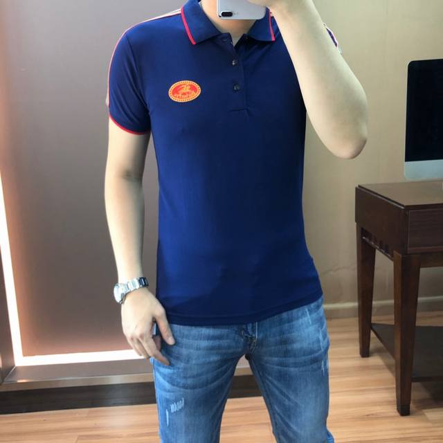 Burberry. Newest men's short-sleeved collared polo shirt for Spring/Summer. A su