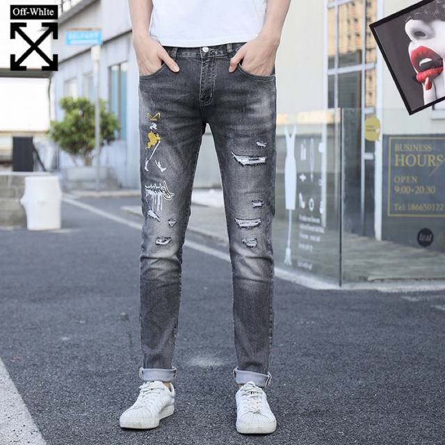 Off Newest Spring Trendy Style, Available Simultaneously at Department Stores an