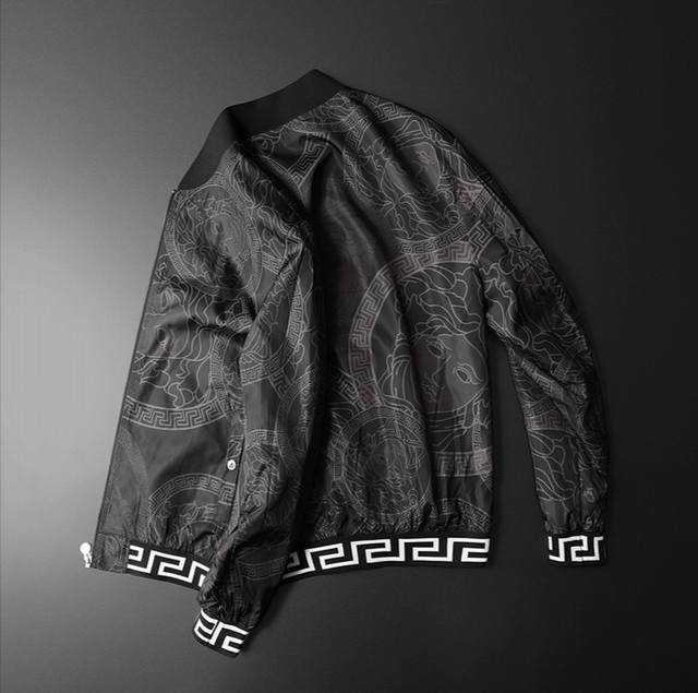 Featured early spring collection, men's trench coat jacket, a stylish and luxur