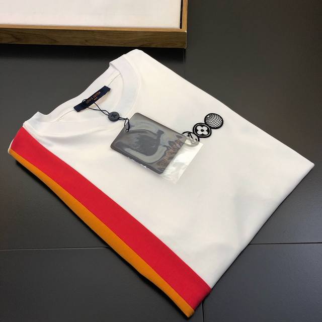 Louis Vuitton Spring/Summer New Men's Short-Sleeve T-Shirt! This high-quality t