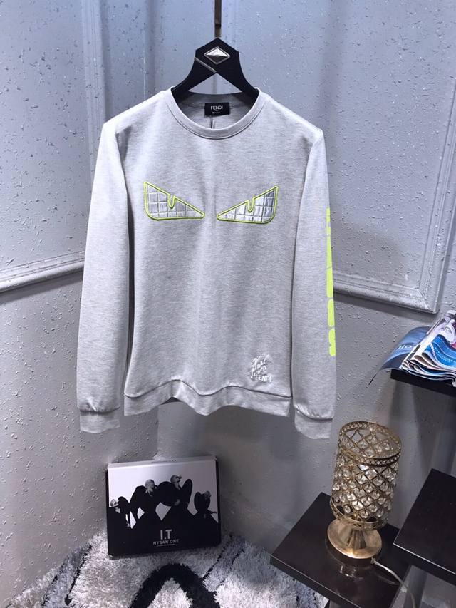 Fendi 2018Ss - Popular runway/limited edition sweatshirt, original factory label