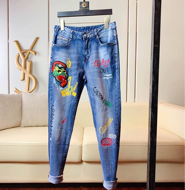 Moschino Jeans, top-quality imported original jeans, crafted with original techn