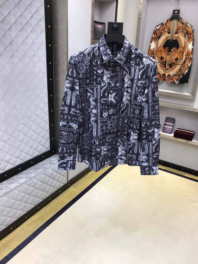 Dolce & Gabbana: Latest early autumn long-sleeved shirt from the official websit