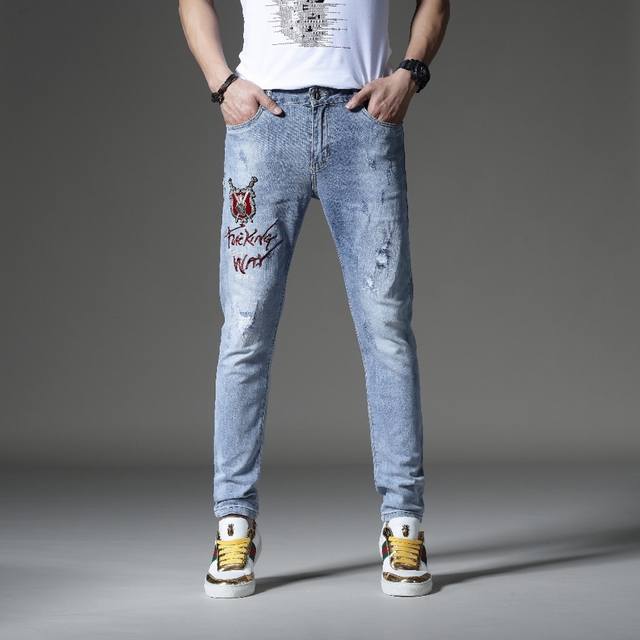Burberry's latest boutique style, first release! High-end fashion jeans that in