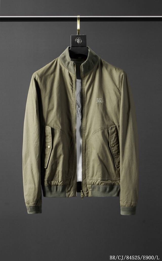 Spring Collection Burber*Y E900 Haute Couture 20Ss. Styles include the classic f