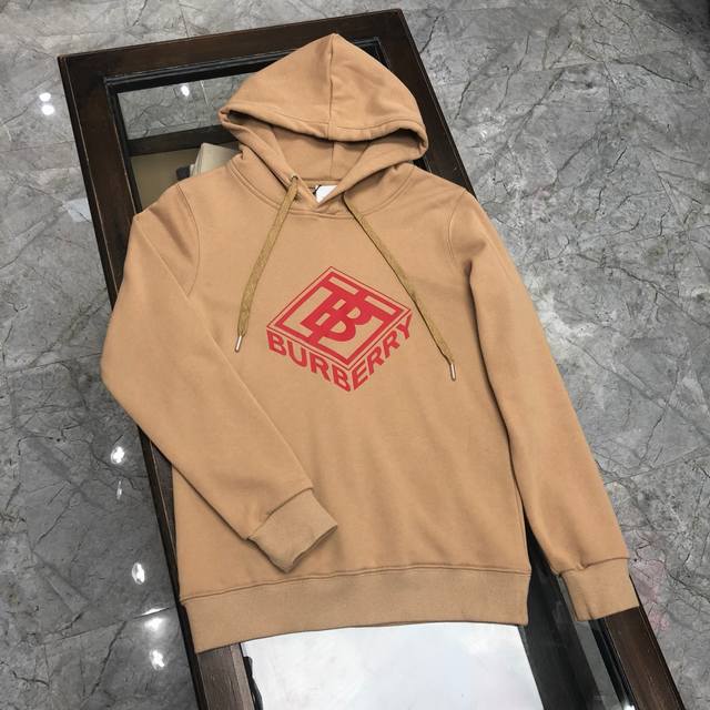 In stock, dropshipping available. Burberry latest pullover sweatshirt. Exclusiv