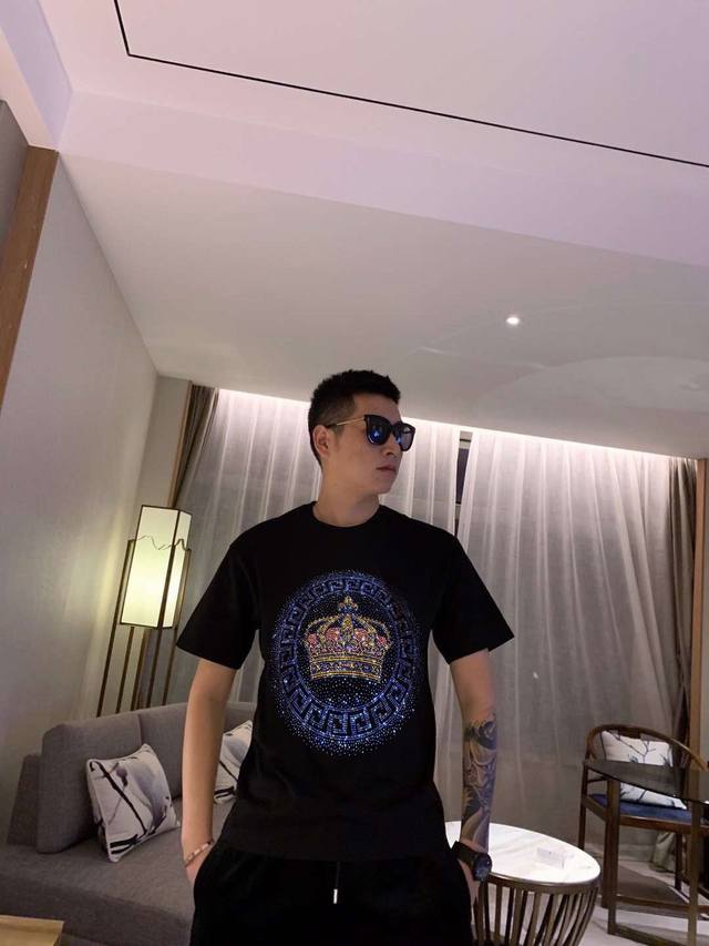 Dolce & Gabbana Spring/Summer New Arrival. Brand design, pattern, hot-stamped r