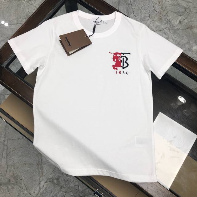 In stock, dropshipping available. New Burberry short-sleeved T-shirt, same styl