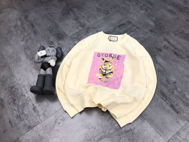 Gucci Limited Edition Sweatshirt. Custom-made fabric with a relaxed fit. The col