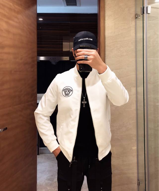 Versace Spring New Arrival Jacket, in stock and ready to ship. Runway new arriva