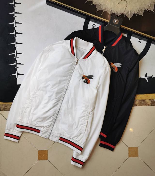 Early Spring Collection Men's Trench Coat Jacket - A stylish and luxurious piec