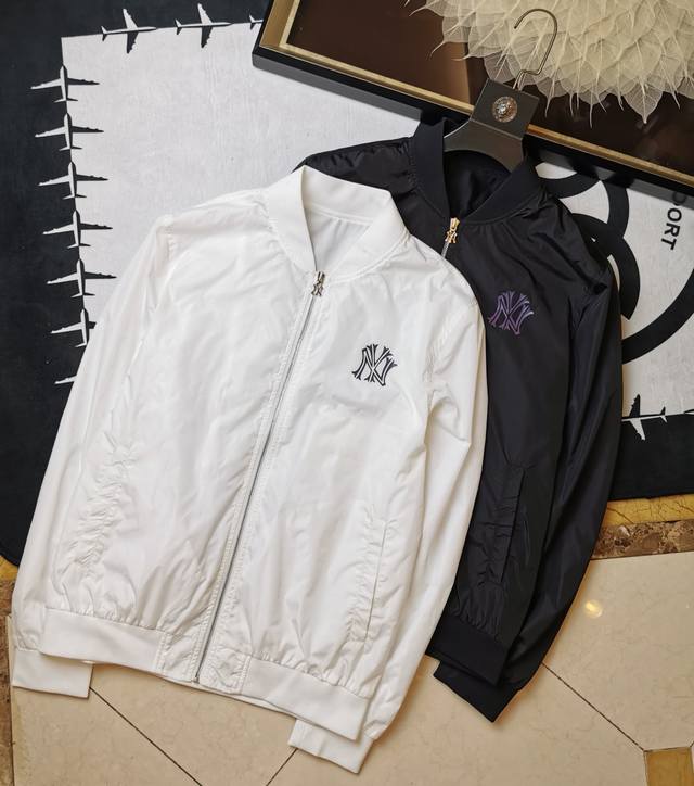 Early Spring Series Men's Trench Coat Jacket: A stylish and luxurious piece. Ma